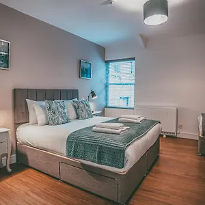 Rows At Bridge Street, Centre - Luxury By Polkastays Apartment Chester