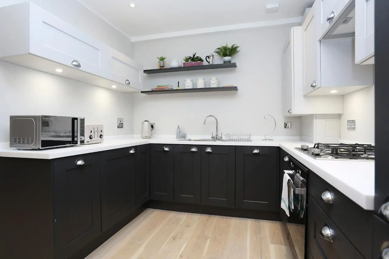Joivy Beautiful 2 Bed Flat On The Royal Mile Apartment Edinburgh 0*,  United Kingdom